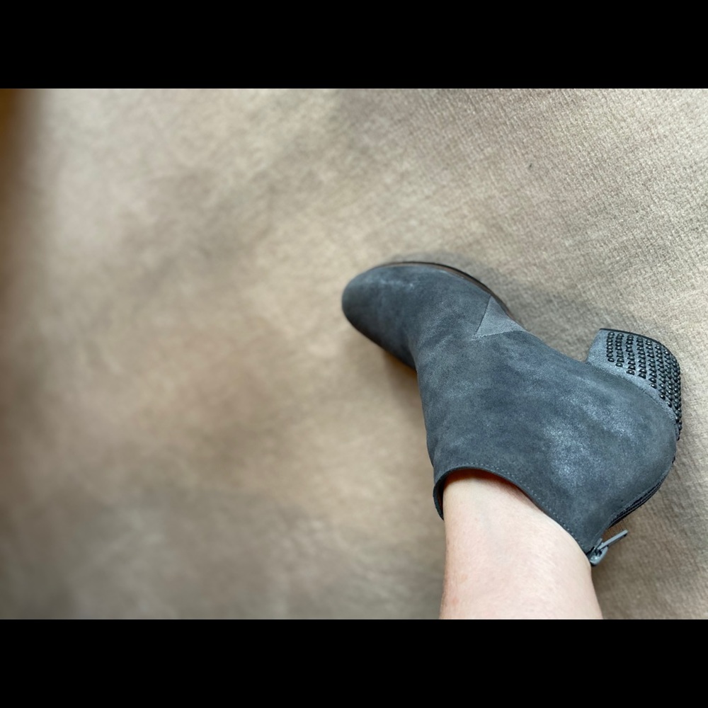 Boots - Picture 3 of 3
